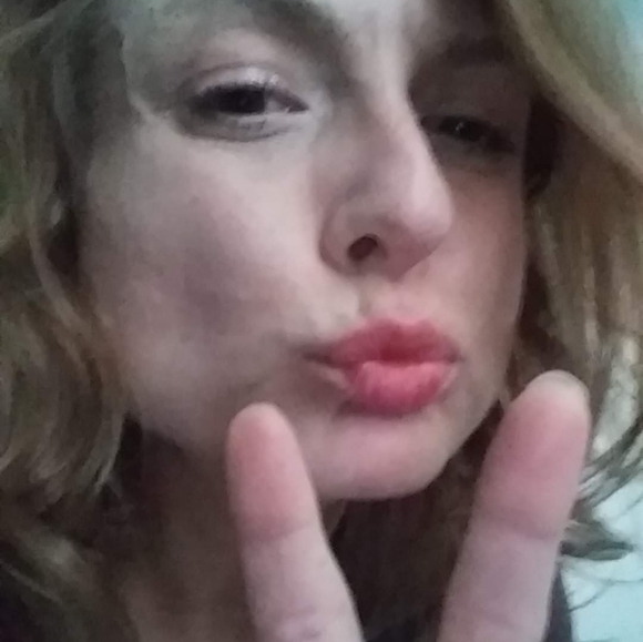 Meet your Posher, Jennifer - Picture 4 of 6